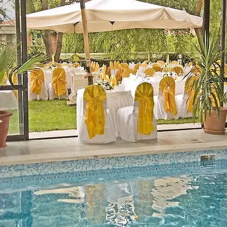 Apart Hotel Best Ξενοδοχείο με διαμερίσματα 4*