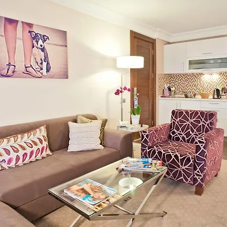Apart Hotel Best 4*