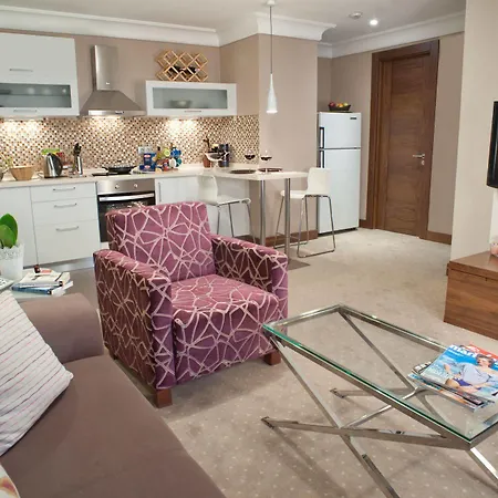 Ξενοδοχείο με διαμερίσματα Apart Hotel Best 4*