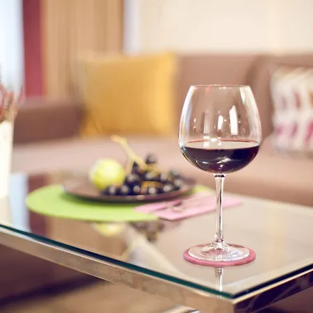 Ξενοδοχείο με διαμερίσματα Apart Hotel Best 4*