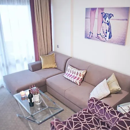 Apart Hotel Best 4*