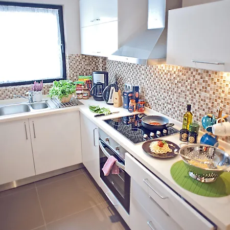 أبارت بيست 4*